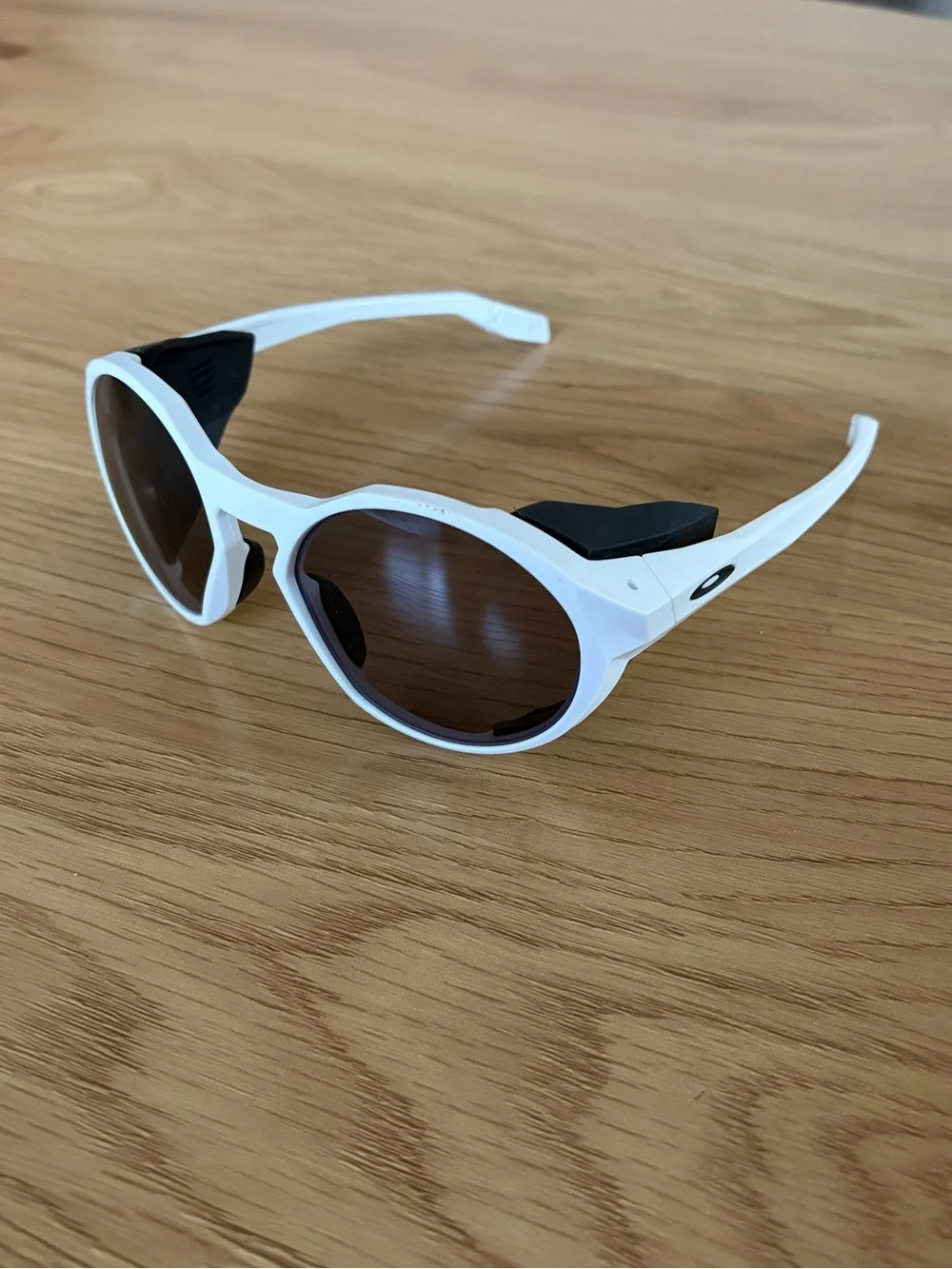Oakley Clifden Custom White Round Sunglasses with Black Temples